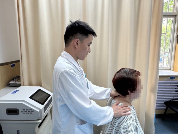 麻豆影视文化传媒app官网进入 腰酸背痛王人不错通过推拿贬责吗？大家来答疑